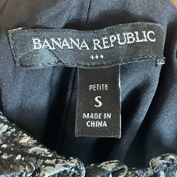 Banana Republic Smocked Neck Maxi - Picture 9 of 9